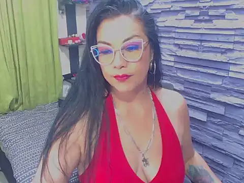 Snapshot of Cruela_deviil chatting on 03-05-25, 04:56 Cruela deviil online show from 03-05-25, 04:56