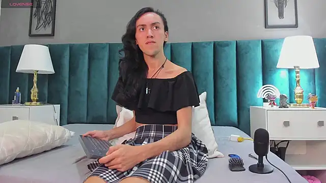 Karol fenixx online show from 02-06-25, 07:24