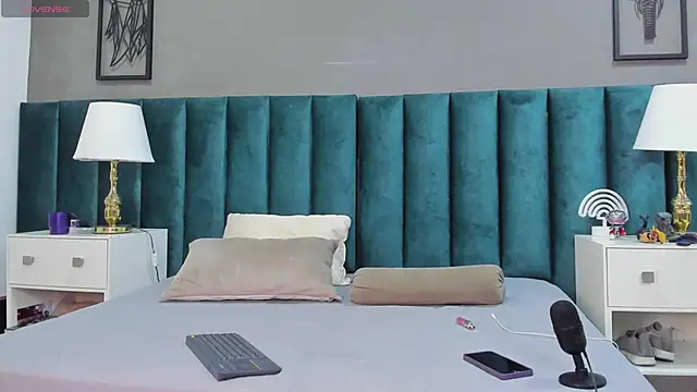 Karol fenixx online show from 02-13-25, 11:15