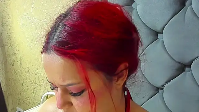 Imannejulienne online show from 03-12-26, 11:42