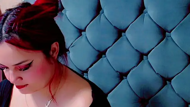 Imannejulienne online show from 09-14-25, 12:33