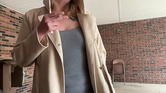 Snapshot of Blueskiiis3 chatting on 10-29-25, 06:29 Blueskiiis3 online show from 10-29-25, 06:29