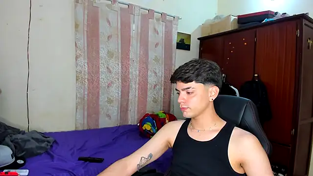 dylancrugerx online show from 01-01-25, 09:09