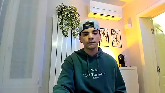 dylancrugerx online show from 12-08-24, 06:17