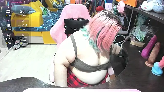 Softie Sofy online show from 02-18-26, 02:09