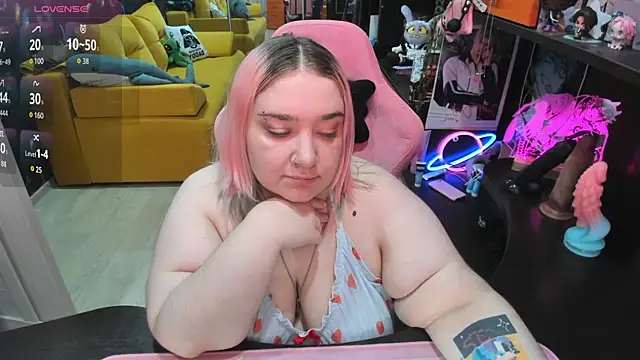 Snapshot of Softie_Sofy chatting on 07-06-26, 01:45 Softie Sofy online show from 07-06-26, 01:45
