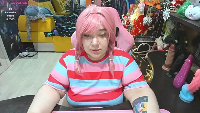 Softie Sofy online show from 12-20-25, 02:58