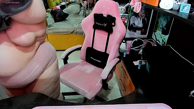 Softie Sofy online show from 04-14-26, 03:00