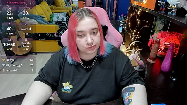 Snapshot of Softie_Sofy chatting on 03-22-25, 10:28 Softie Sofy online show from 03-22-25, 10:28
