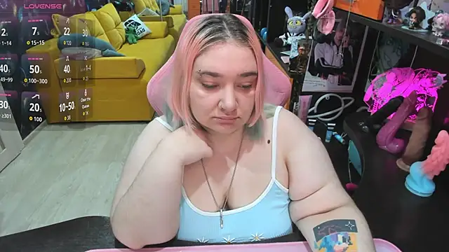 Snapshot of Softie_Sofy chatting on 06-06-26, 01:11 Softie Sofy online show from 06-06-26, 01:11