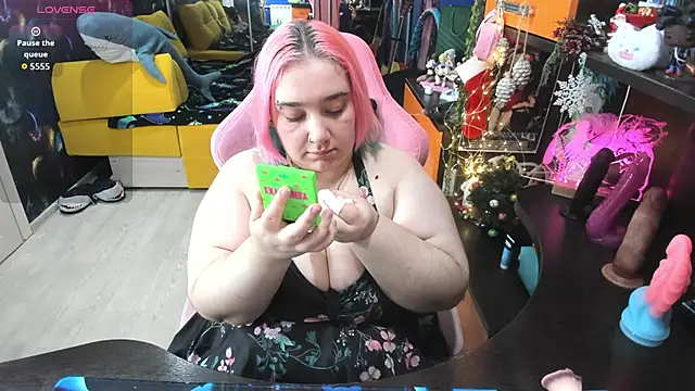 Softie Sofy online show from 01-15-26, 02:04