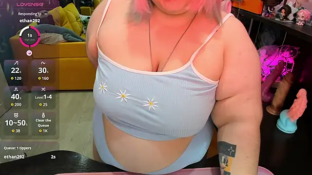 Snapshot of Softie_Sofy chatting on 06-16-26, 02:55 Softie Sofy online show from 06-16-26, 02:55