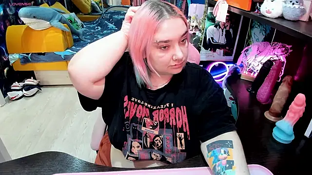 Softie Sofy online show from 02-21-26, 03:19