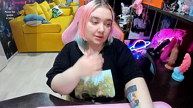 Softie Sofy online show from 05-29-26, 03:34