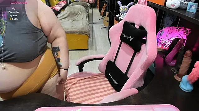 Softie Sofy online show from 04-11-26, 01:13