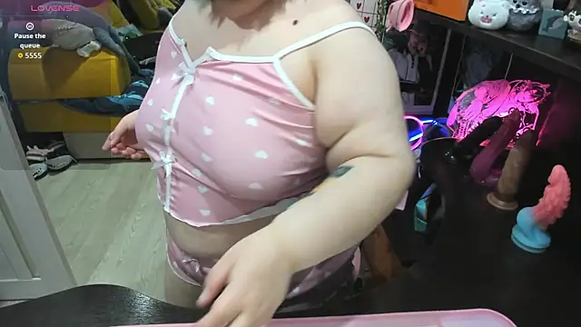 Softie Sofy online show from 03-17-26, 02:36