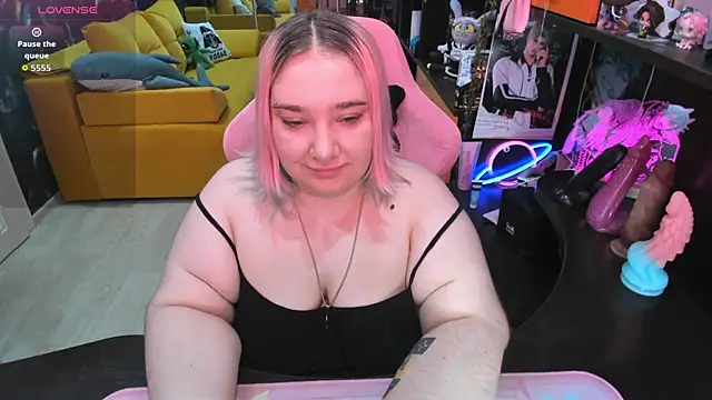 Snapshot of Softie_Sofy chatting on 06-27-26, 03:45 Softie Sofy online show from 06-27-26, 03:45