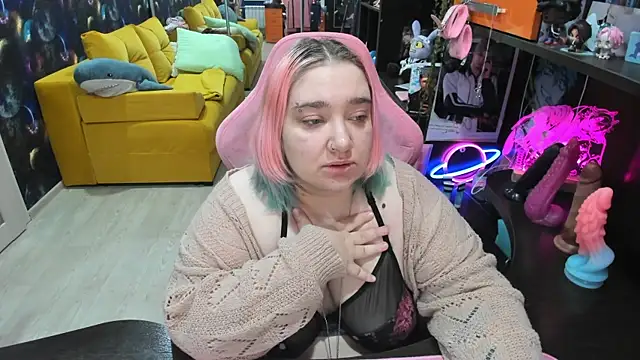 Softie Sofy online show from 05-22-26, 02:42