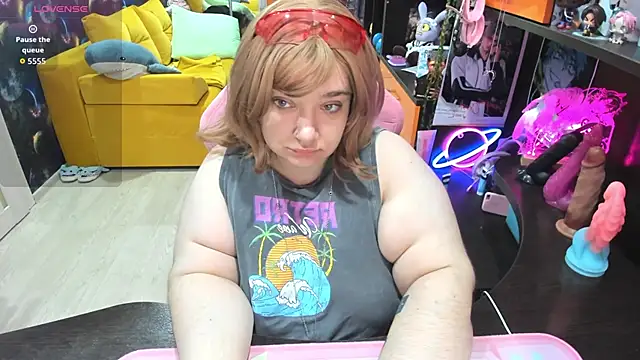 Softie Sofy online show from 05-08-26, 02:15