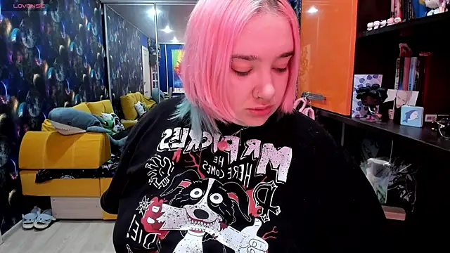 Softie Sofy online show from 04-18-26, 02:14