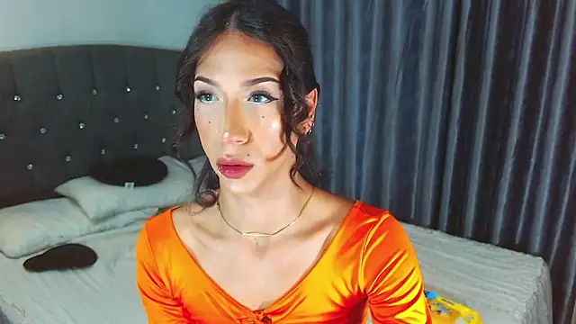 Snapshot of Kenisha_Sweet chatting on 10-08-25, 10:10 Kenisha Sweet online show from 10-08-25, 10:10