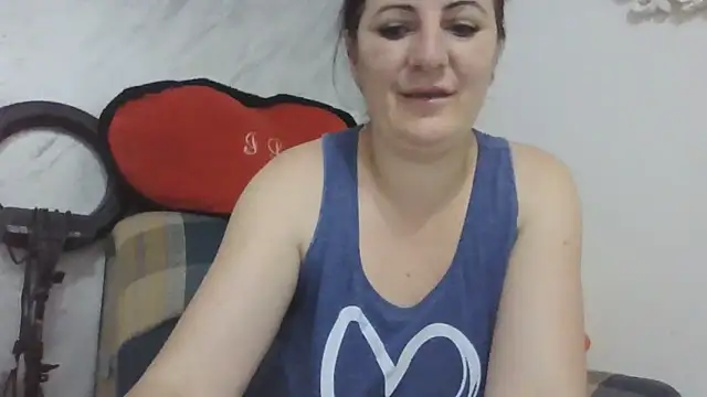 Snapshot of Naughtyredd chatting on 06-07-26, 05:29 Naughtyredd online show from 06-07-26, 05:29