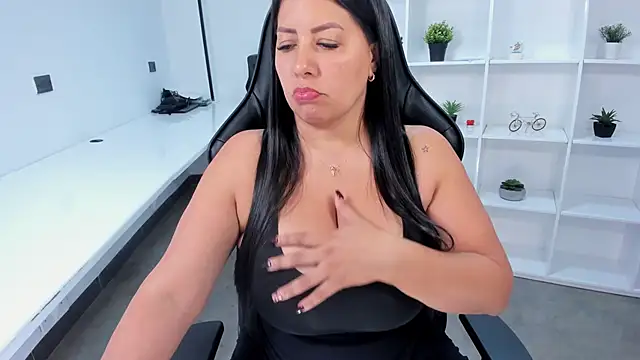 natural bigboobs online show from 09-18-25, 07:50