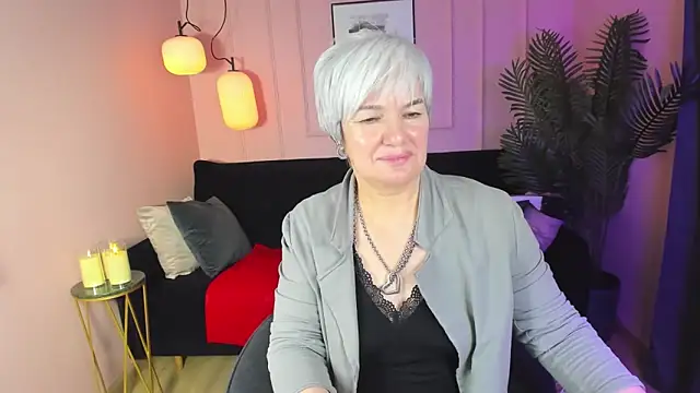 Snapshot of CarmenSoft chatting on 02-14-25, 11:53 CarmenSoft online show from 02-14-25, 11:53