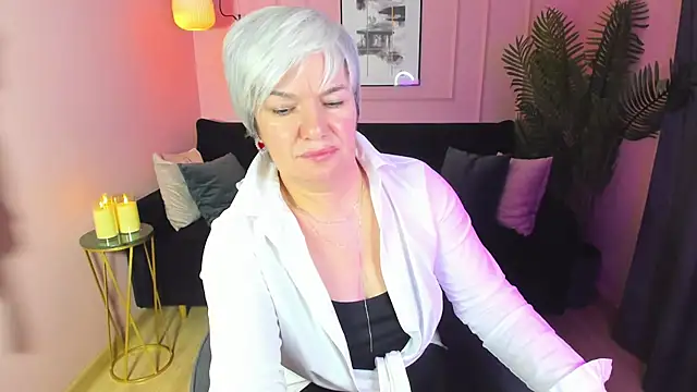 Snapshot of CarmenSoft chatting on 02-19-25, 03:28 CarmenSoft online show from 02-19-25, 03:28