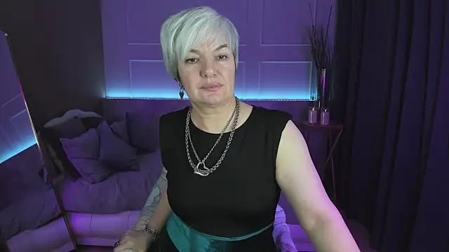 Snapshot of CarmenSoft chatting on 02-24-25, 02:51 CarmenSoft online show from 02-24-25, 02:51