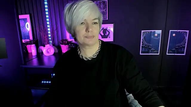 CarmenSoft online show from 11-18-25, 08:34