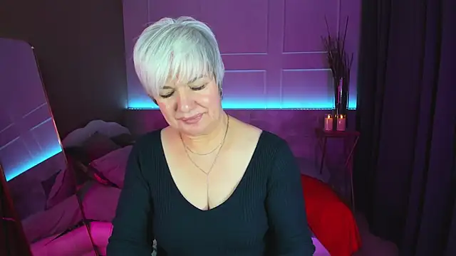 Snapshot of CarmenSoft chatting on 02-17-25, 11:54 CarmenSoft online show from 02-17-25, 11:54
