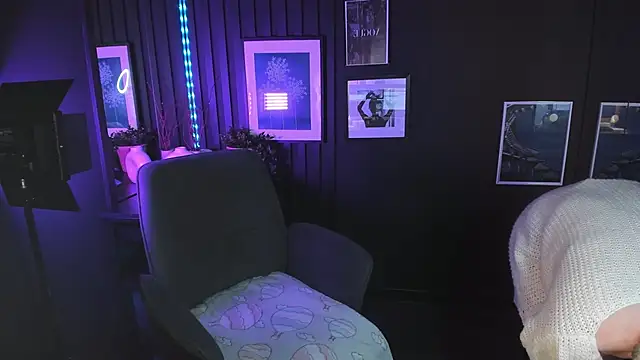 CarmenSoft online show from 11-04-25, 08:23