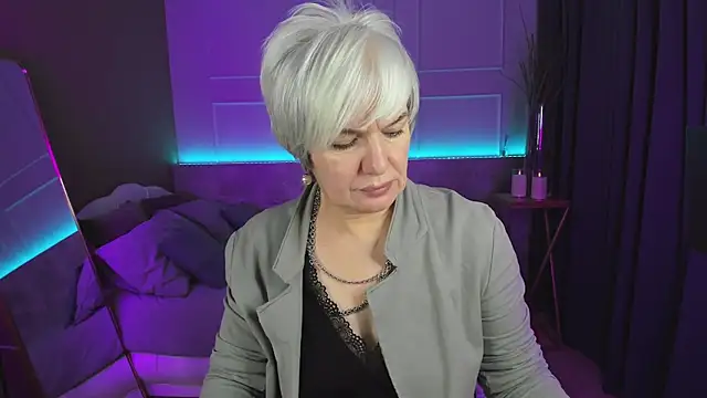 Snapshot of CarmenSoft chatting on 03-14-25, 11:43 CarmenSoft online show from 03-14-25, 11:43