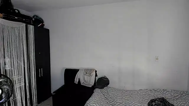 Snapshot of ares_sexxx chatting on 06-15-26, 06:29 ares sexxx online show from 06-15-26, 06:29