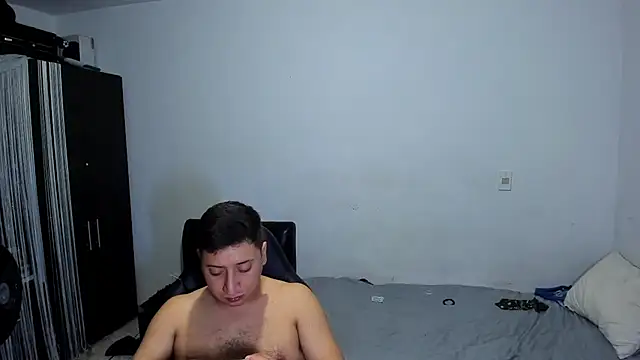 Snapshot of ares_sexxx chatting on 07-05-26, 04:19 ares sexxx online show from 07-05-26, 04:19