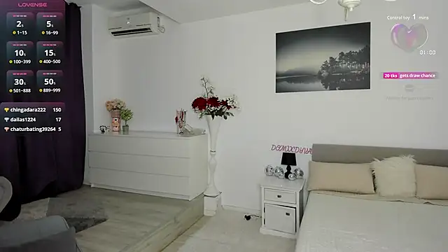 Domixdyva online show from 09-17-25, 04:09