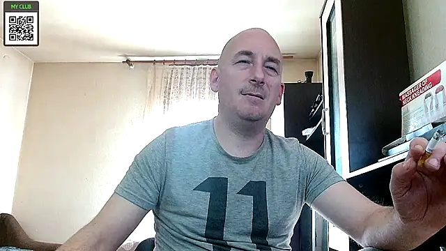 Snapshot of Johan___Barker chatting on 01-31-25, 12:29 Johan   Barker online show from 01-31-25, 12:29