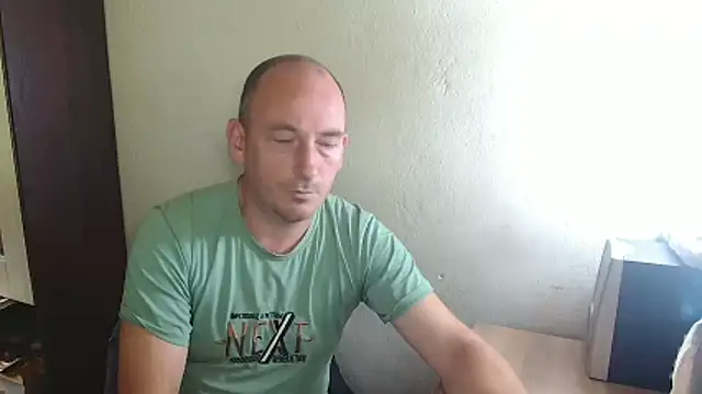 Snapshot of Johan___Barker chatting on 10-22-25, 12:59 Johan   Barker online show from 10-22-25, 12:59