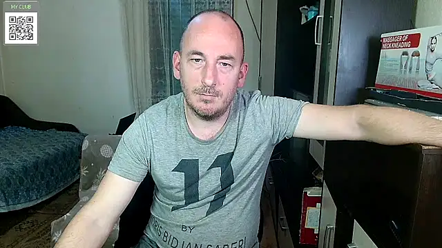 Snapshot of Johan___Barker chatting on 03-12-25, 09:44 Johan   Barker online show from 03-12-25, 09:44