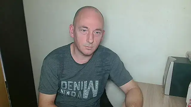 Johan   Barker online show from 12-15-25, 01:06