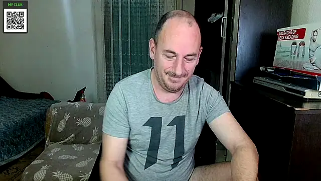 Snapshot of Johan___Barker chatting on 01-30-25, 04:58 Johan   Barker online show from 01-30-25, 04:58