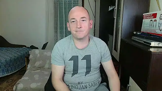 Snapshot of Johan___Barker chatting on 01-13-25, 08:26 Johan   Barker online show from 01-13-25, 08:26