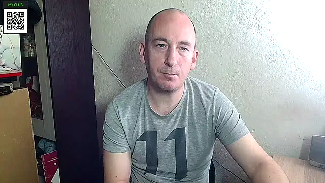 Snapshot of Johan___Barker chatting on 02-07-25, 04:24 Johan   Barker online show from 02-07-25, 04:24