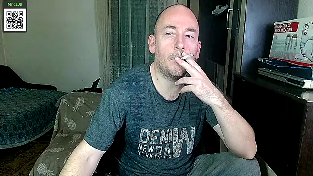 Snapshot of Johan___Barker chatting on 02-19-25, 11:17 Johan   Barker online show from 02-19-25, 11:17
