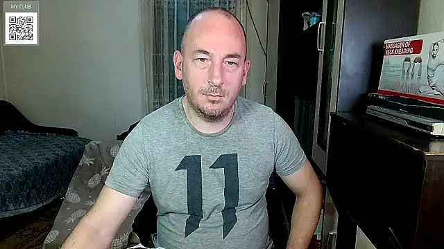 Snapshot of Johan___Barker chatting on 03-10-25, 08:39 Johan   Barker online show from 03-10-25, 08:39