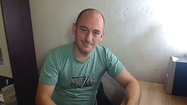 Snapshot of Johan___Barker chatting on 10-07-25, 10:49 Johan   Barker online show from 10-07-25, 10:49