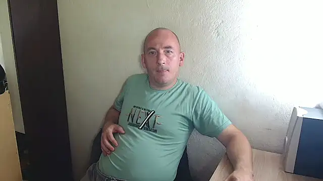 Snapshot of Johan___Barker chatting on 10-13-25, 11:01 Johan   Barker online show from 10-13-25, 11:01