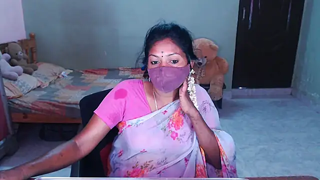 Snapshot of Novapol chatting on 06-12-26, 05:54 Novapol online show from 06-12-26, 05:54