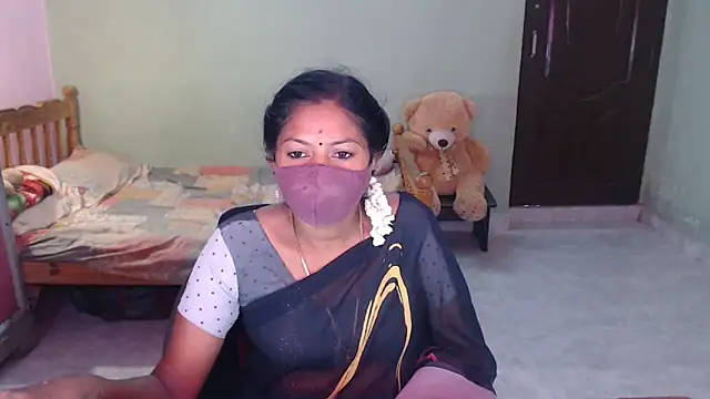 Snapshot of Novapol chatting on 06-17-26, 01:43 Novapol online show from 06-17-26, 01:43